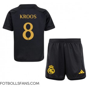 Real Madrid Toni Kroos #8 Replika Tredje Tröja Barn 2023-24 Kortärmad (+ Korta byxor)